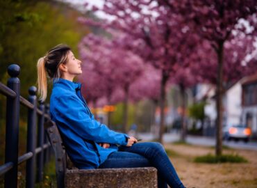 UZMAN PSİKOLOG YEŞİM AKINCI’NIN GÖZÜNDEN BAHAR DEPRESYONU