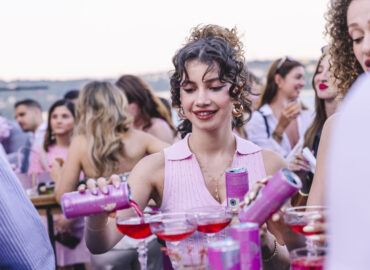 Yazın Enerjisi Red Bull Pink Edition ile İstanbul’a Taşındı