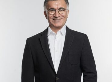 Prof. Dr. Selçuk Şirin’den Yetişin Babalar Raflarda