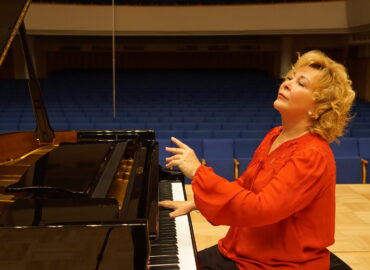 Sezon Perdeleri Gülsin Onay’ın Büyüleyici Müziğiyle Açılıyor