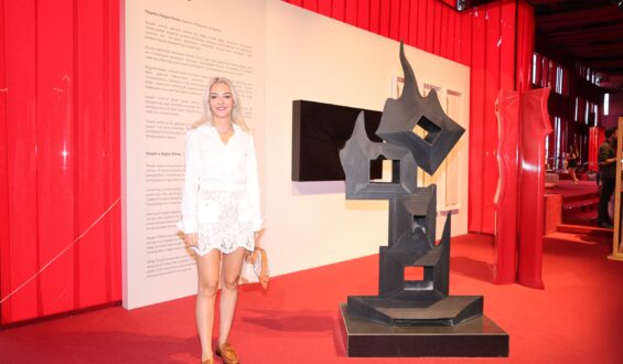 Özgecan Tosyalı Contemporary İstanbul’u  Ziyaret Etti