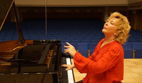 Piyanonun Ustası Gülsin Onay Kasım Ayında Müziğiyle Kıtaları Aşacak