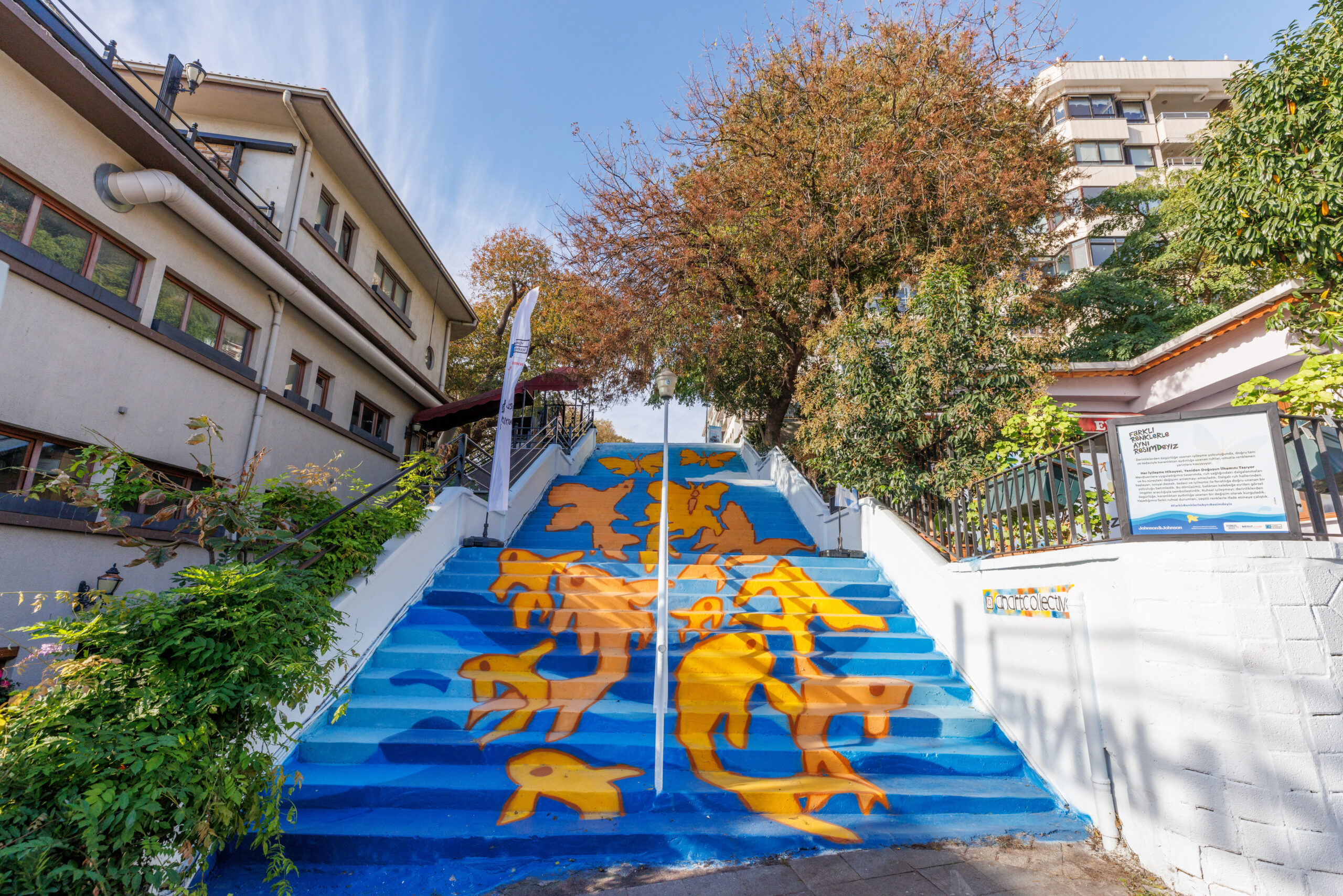 Johnson & Johnson Moda Merdivenlerini Renklendirdi