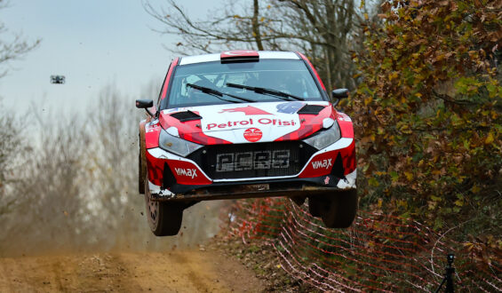 Türkiye Ralli Şampiyonası’nda Kerem Kazaz, Sezonu  Zaferle Taçlandırdı