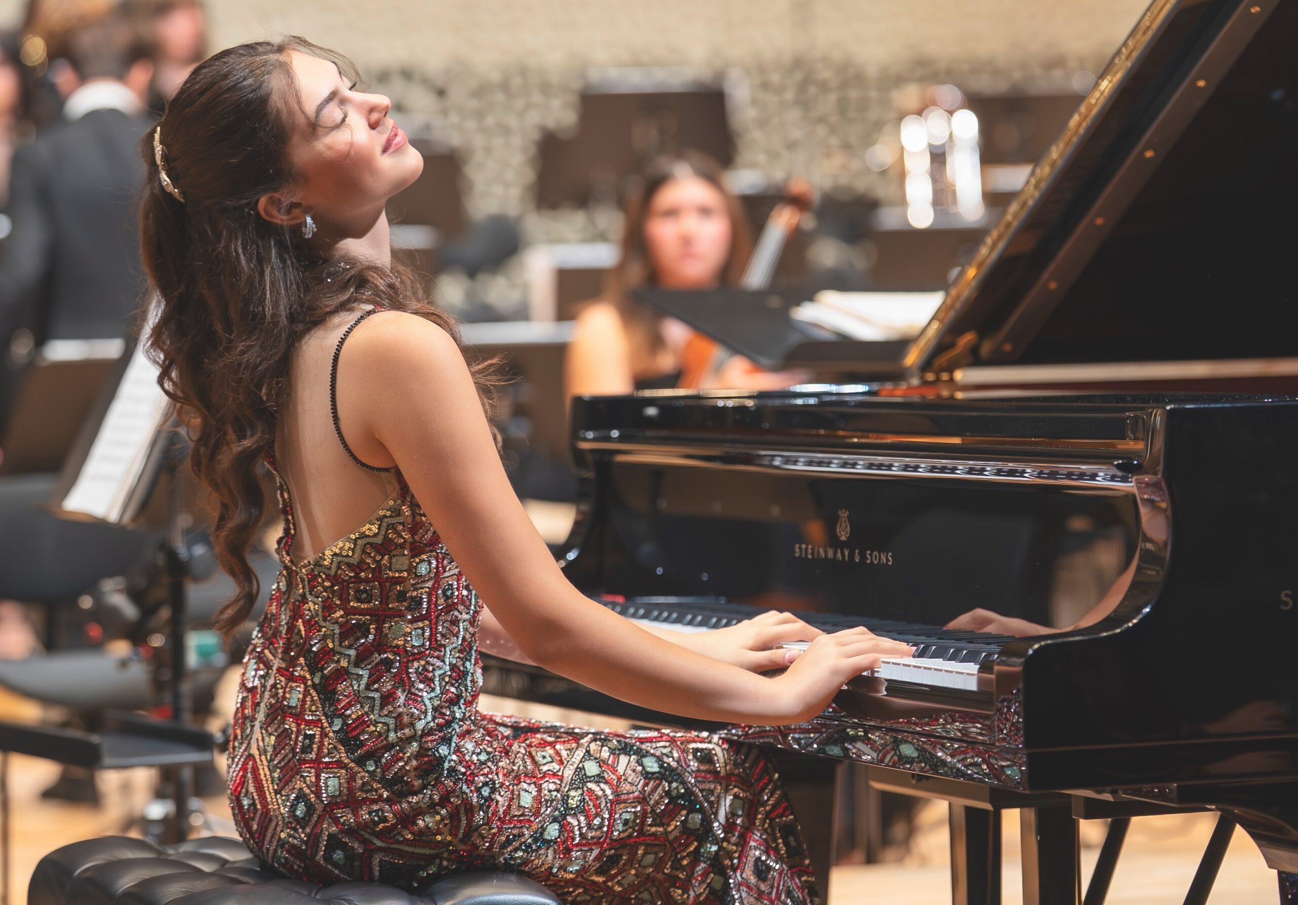 GENÇ PİYANİST İLYUN BÜRKEV, PRAG LOBKOWİCZ SARAYI’NDA