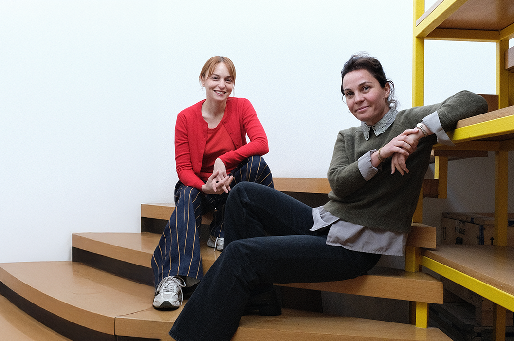 İki Başarılı Oyuncu Tülin Özen ve Nilperi Şahinkaya Ballı Süt Oyunuyla Sahnede