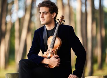 Keman Virtüözü Elvin Hoxha Ganiyev, Balkanlar’ın En Prestijli Orkestrasıyla Tiran’da Sahne Alacak