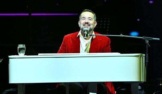 Bol Kahkahalı Ata Demirer Gazinosu Mart Ayında İstanbul ve Ankara’da