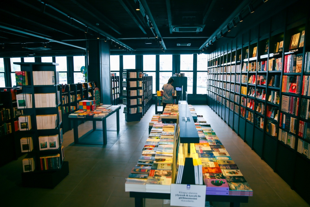 İBB OKUR YAZAR BULUŞMASI ŞUBAT AYINDA İSTANBUL KİTAPÇISI’NDA DEVAM EDİYOR