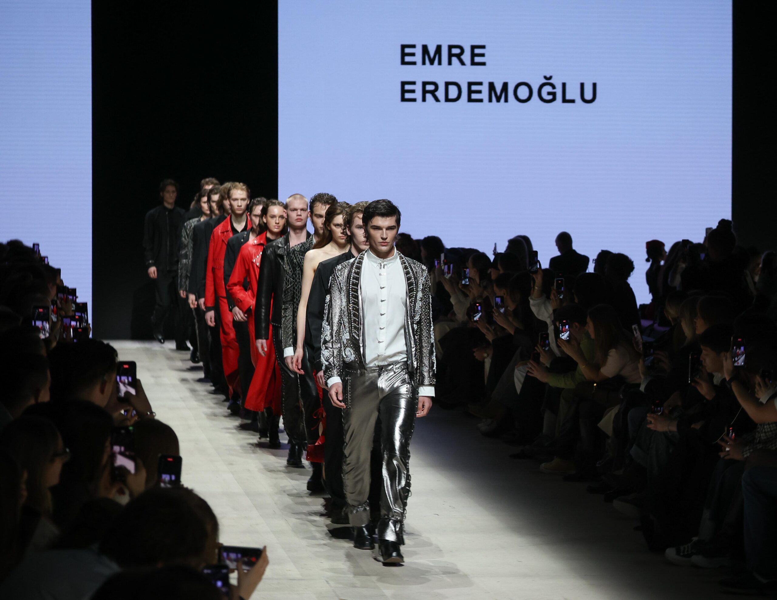 Emre Erdemoğlu’ndan Moskova’da Dördüncü Perde, NO APOLOGIES!