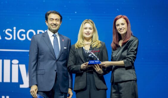 LCW Limitless Yılın Paralimpik Engelli Sporcusu ödülü milli yüzücü Defne Kurt’un oldu