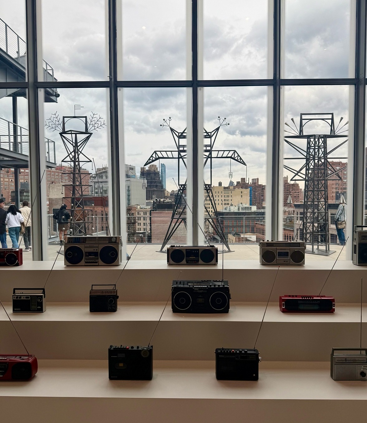 Lara Bayer’den Whitney Bienali Notları Amerikan Sanatının Nabzı MAG’da