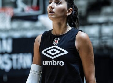 BUKET GÜLÜBAY “VAKIFBANK’TAN BEŞİKTAŞ’A BİR PASÖRÜN YOLCULUĞU”