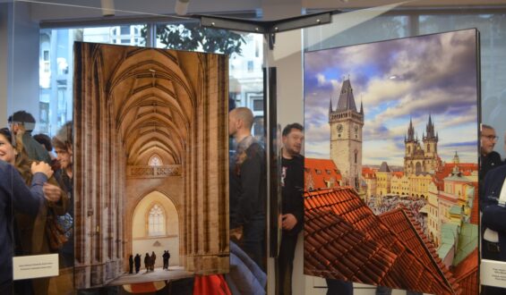 PRAG’IN ŞİİRSEL YÜZÜ İSTANBUL’DA SANATSEVERLERLE BULUŞTU